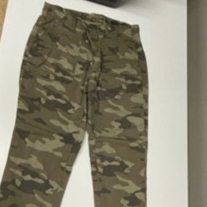 Banana Republic Camo Pants in Size 10 long